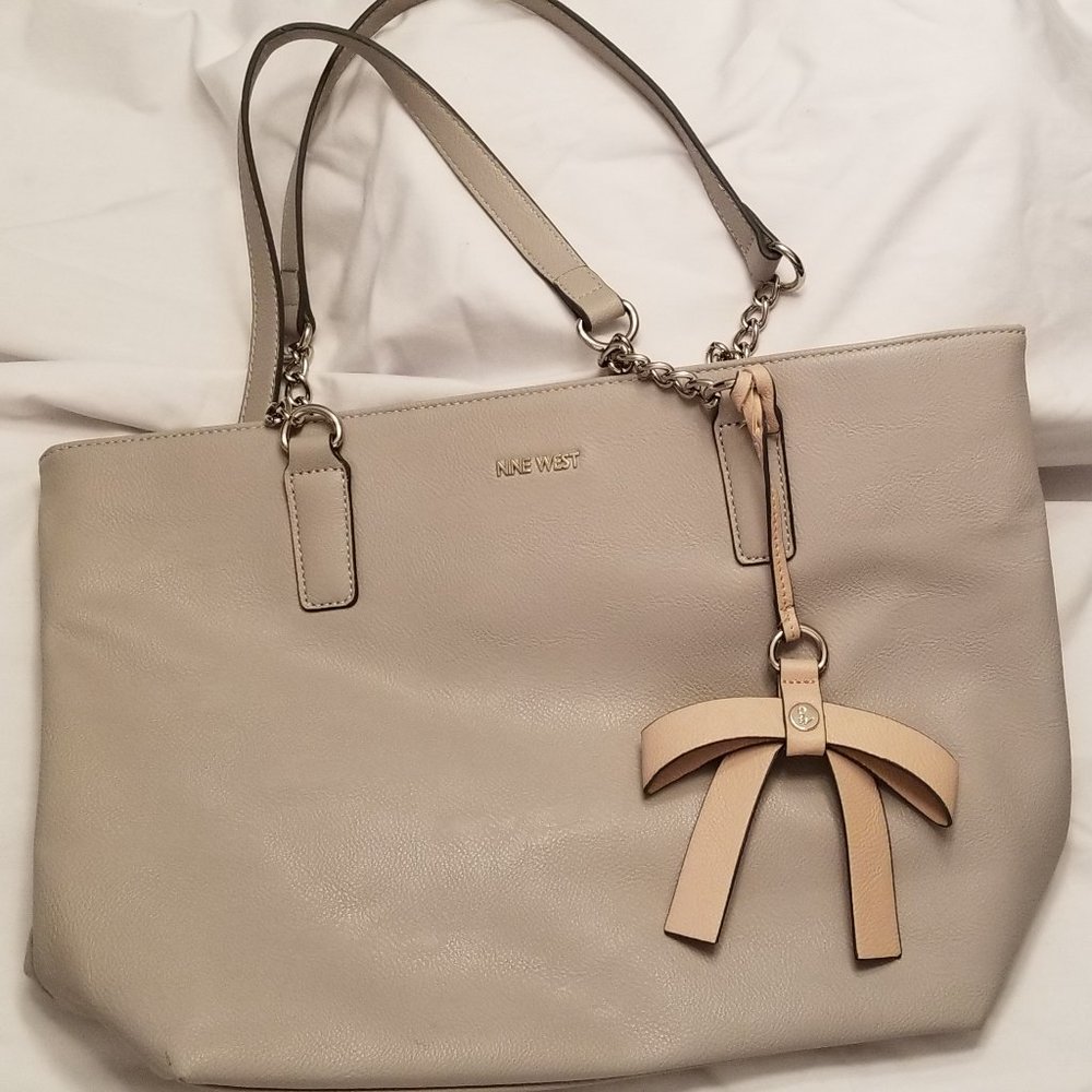 Nine West dove grey